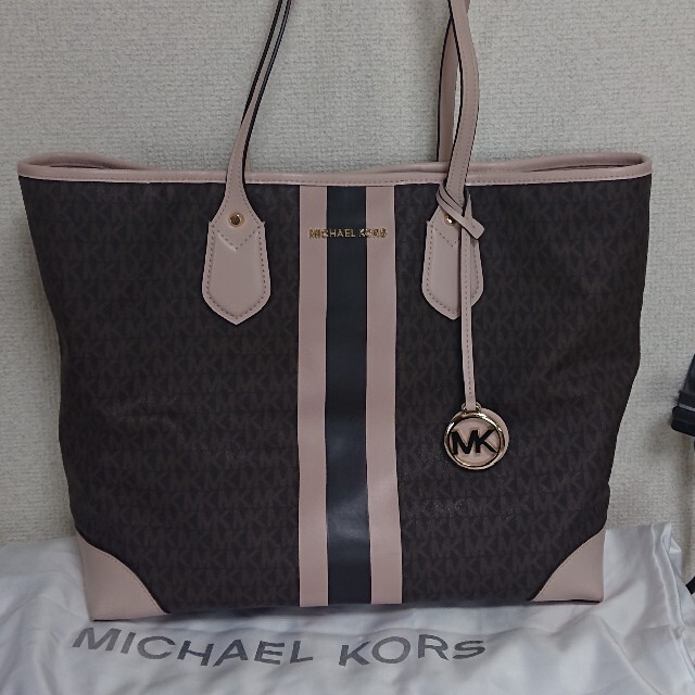 Michael Kors(マイケルコース)のMICHAEL KORS レディースのバッグ(トートバッグ)の商品写真