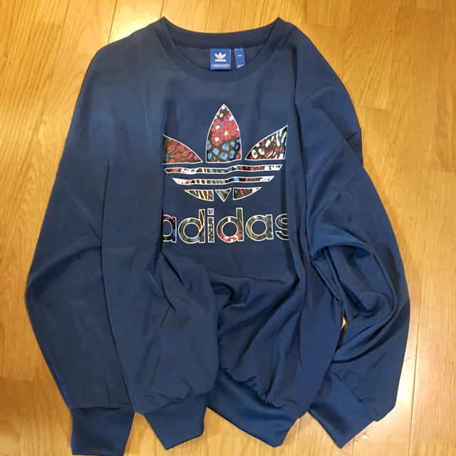 adidas(アディダス)の日本未発売 adidas ロンT レディースのトップス(Tシャツ(長袖/七分))の商品写真