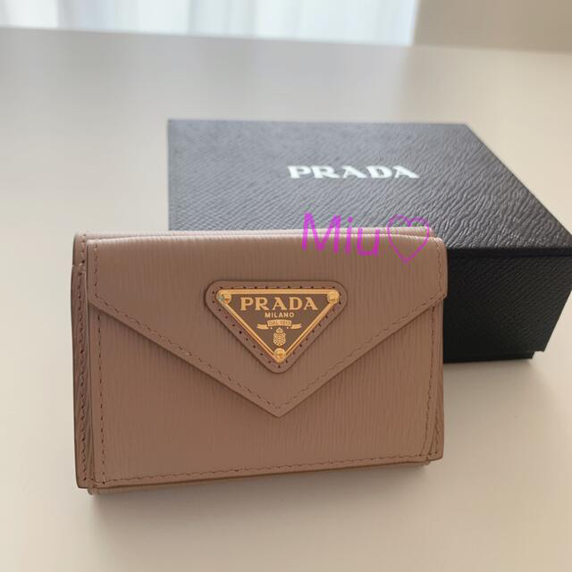 新品未使用★PRADA ロゴ ミニウォレット 折り財布 コンパクト財布 本物保証