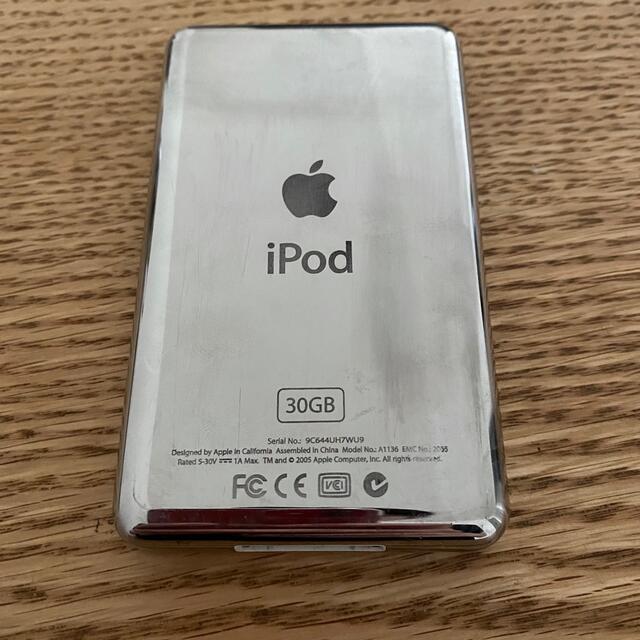 iPod 第5世代 30GB PA444/J ホワイト ケーブル付 1
