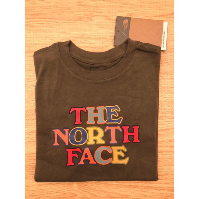 THE NORTH FACE(ザノースフェイス)の【海外限定】ノースフェイス　キッズ Tシャツ　ロゴ　140 キッズ/ベビー/マタニティのキッズ服男の子用(90cm~)(Tシャツ/カットソー)の商品写真