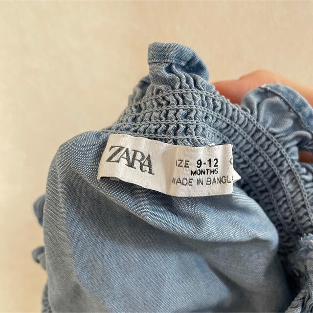 ZARA KIDS(ザラキッズ)の【ZARA BABY】デニム フリル トップス 9m〜12m キッズ/ベビー/マタニティのベビー服(~85cm)(シャツ/カットソー)の商品写真