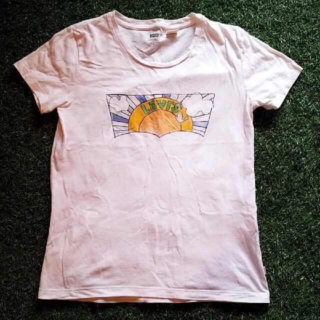 Levi's(リーバイス)のLevi's　リーバイス　Tシャツ　白　Sサイズ レディースのトップス(Tシャツ(半袖/袖なし))の商品写真