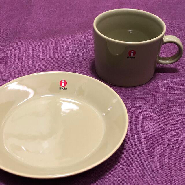 iittala - 廃盤カラー 未使用品 イッタラ ティーマ オリーブ iittala - 廃盤カラー 未使用品 イッタラ ティーマ オリーブ