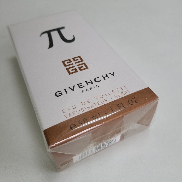 GIVENCHY(ジバンシィ)の新品未開封GIVENCHYジバンシーパイπオーデトワレ30ml コスメ/美容の香水(香水(女性用))の商品写真