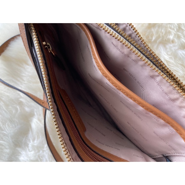 Michael Kors(マイケルコース)の値下げ可★MICHAEL KORSショルダーバッグ レディースのバッグ(ショルダーバッグ)の商品写真