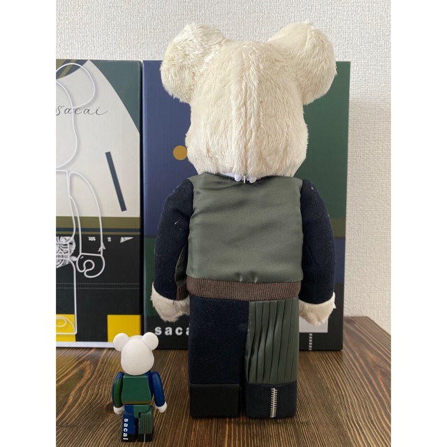 BE@RBRICK(ベアブリック)のsacai × BE@RBRICK  100%&400%  サカイ　ベアブリック エンタメ/ホビーのフィギュア(その他)の商品写真