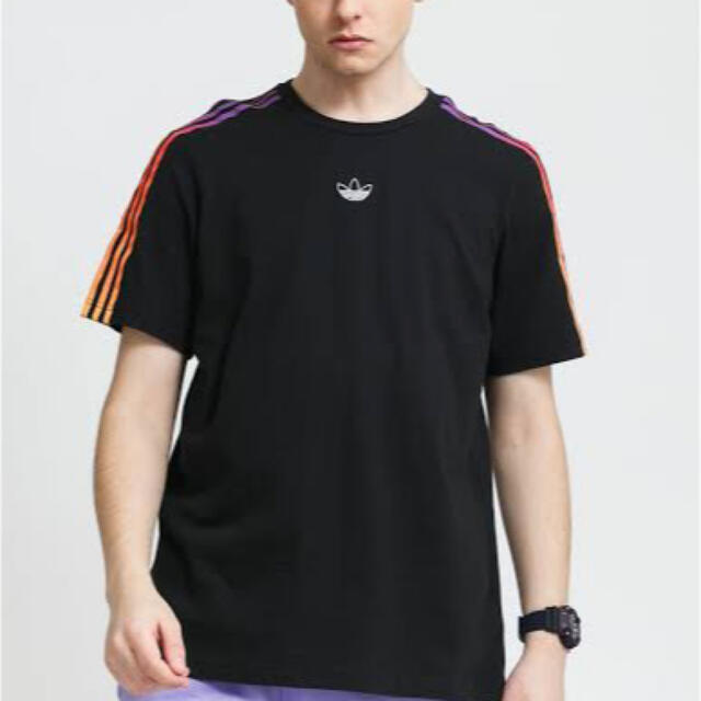 adidas(アディダス)の【adidas】ブラック×マルチカラー　Tシャツ　L メンズのトップス(Tシャツ/カットソー(半袖/袖なし))の商品写真