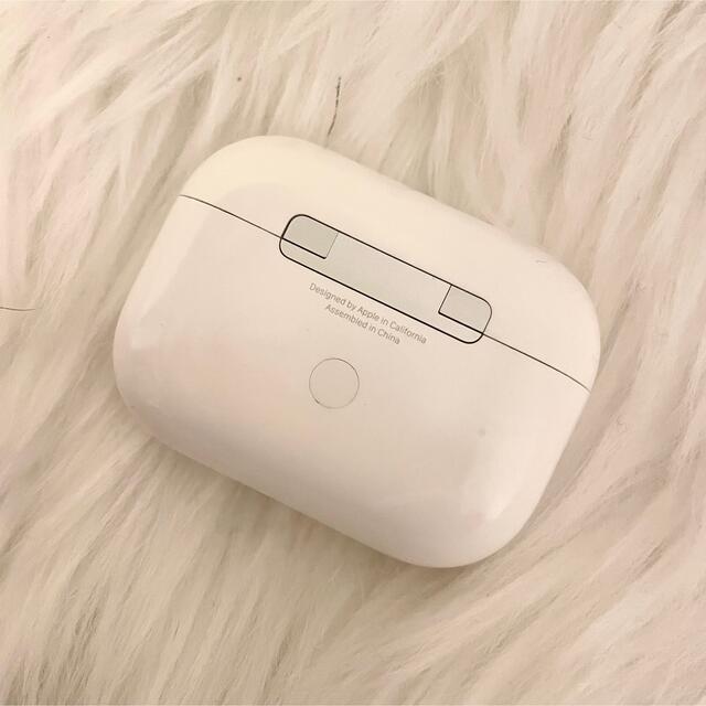 Apple(アップル)の充電MAXの状態で発送します✨Apple AirPods Pro エアーポッズ スマホ/家電/カメラのオーディオ機器(ヘッドフォン/イヤフォン)の商品写真