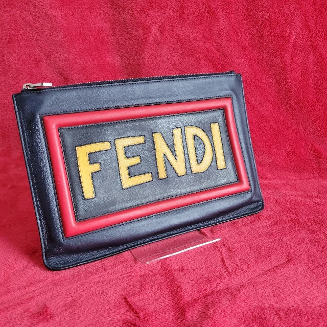 FENDI フェンディ THINK クラッチ バッグ - クラッチバッグ