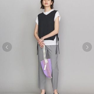 ビューティアンドユースユナイテッドアローズ(BEAUTY&YOUTH UNITED ARROWS)の◎新品　ＢＹ　カルゼタックテーパードパンツ  グレー　サイズS(カジュアルパンツ)