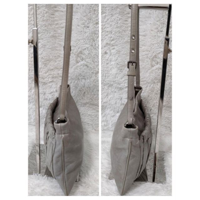 miumiu(ミュウミュウ)の美品✨miumiu ショルダーバッグ マテラッセ 肩掛け ラムレザー グレー レディースのバッグ(ショルダーバッグ)の商品写真