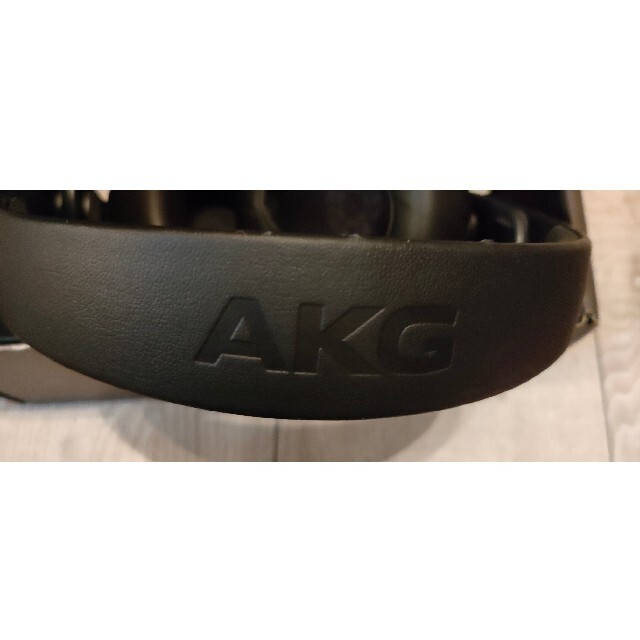 AKG  K371　ヘッドホン 1