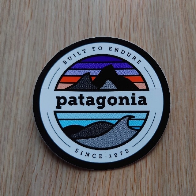 patagonia パタゴニア RIVET LOGO ステッカー