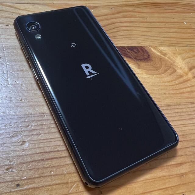 Rakuten(ラクテン)の【中古美品！】rakuten mini c330 ナイトブラック スマホ/家電/カメラのスマートフォン/携帯電話(スマートフォン本体)の商品写真