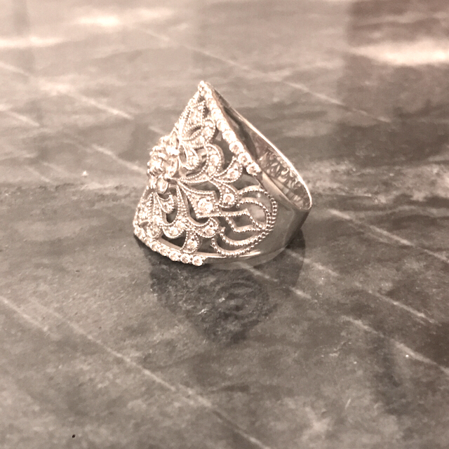 ミーちゃん様専用　ダイヤモンド　1ct レースデザイン　リング レディースのアクセサリー(リング(指輪))の商品写真