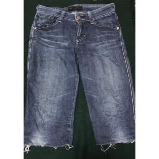 リーバイス(Levi's)のリーバイス レディーススタイル　1／2カットジーンズ(デニム/ジーンズ)