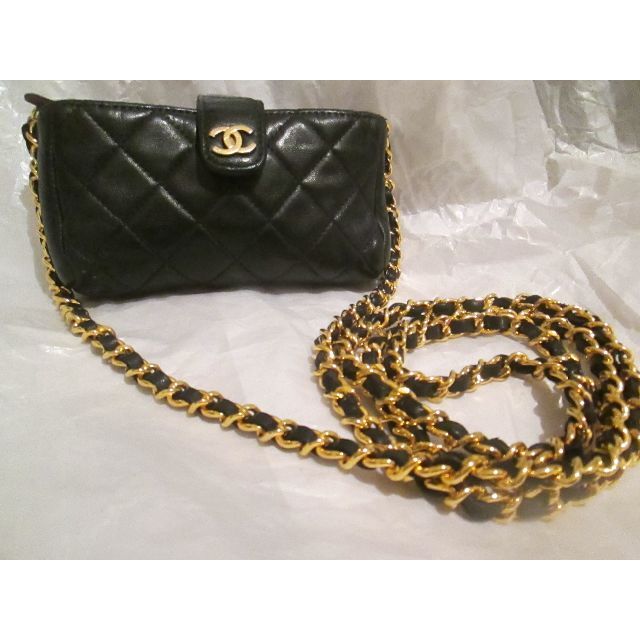 CHANEL - 美品　正規　シャネル　黒ラム　マトラッセミニ斜め掛けバック