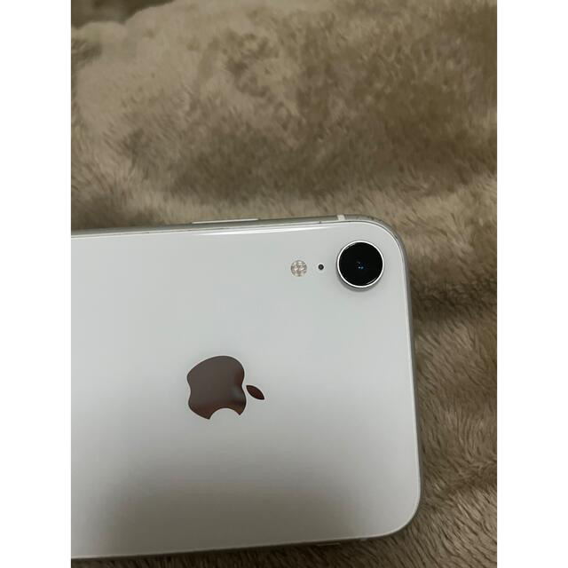 iPhone XR ホワイト 値下げしました❤️ スマホ/家電/カメラのスマートフォン/携帯電話(スマートフォン本体)の商品写真