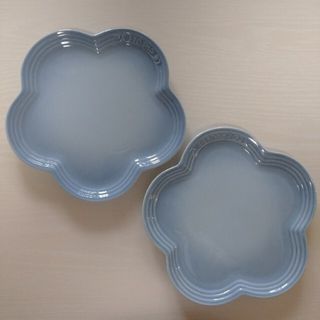 ルクルーゼ(LE CREUSET)のル・クルーゼ コースタルブルー フラワープレート  Mサイズ(食器)