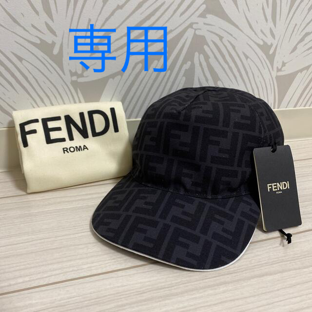 FENDI キャップ