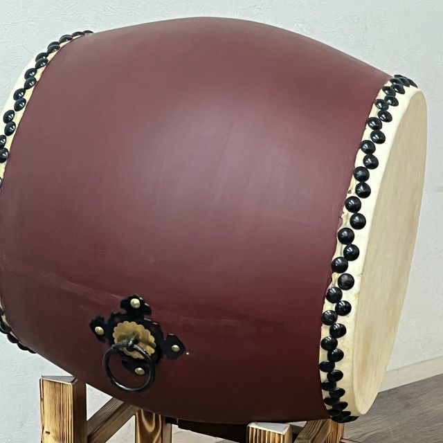 【新品・未使用】　牛革　和太鼓 1.2尺・バチ付き・台付き　　祭り　 楽器の和楽器(和太鼓)の商品写真