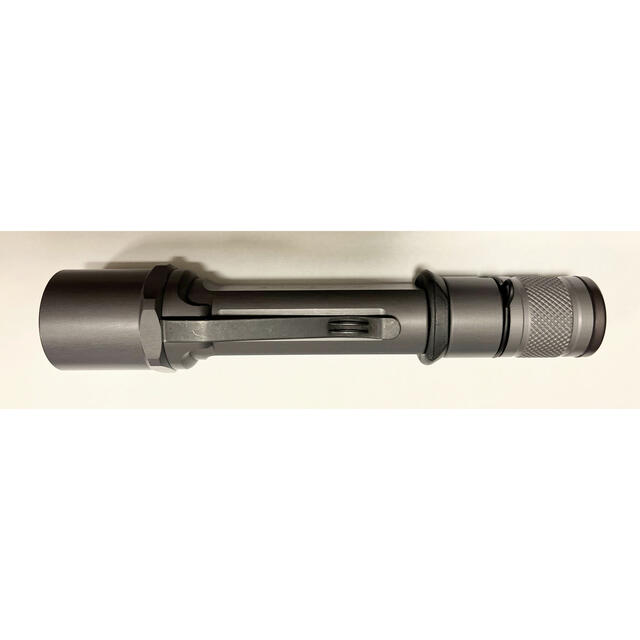 SUREFIRE(シュアファイア)の純正LED SUREFIRE C3 CENTURION  スポーツ/アウトドアのアウトドア(ライト/ランタン)の商品写真