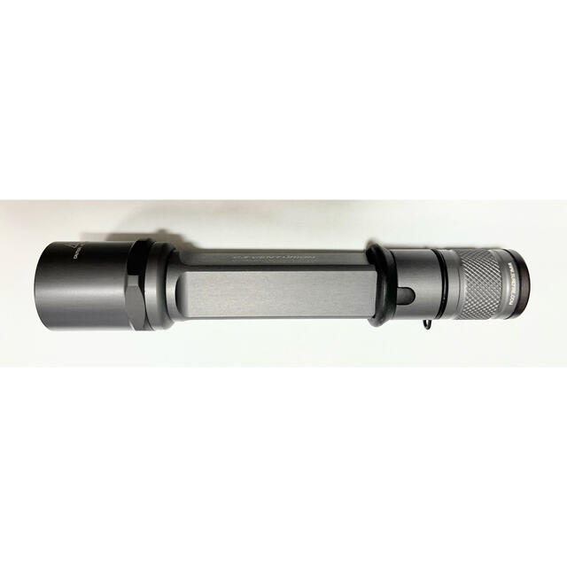 SUREFIRE(シュアファイア)の純正LED SUREFIRE C3 CENTURION  スポーツ/アウトドアのアウトドア(ライト/ランタン)の商品写真