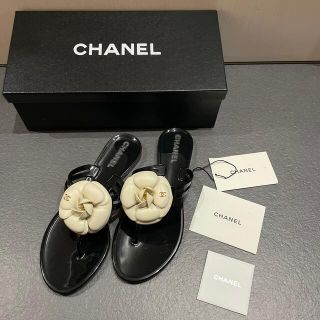 シャネル(CHANEL)の専用　箱なし　CHANEL ビーチサンダル　　カメリア　黒(ビーチサンダル)