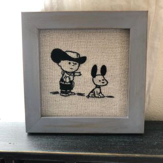 スヌーピー(SNOOPY)のミニフレーム　チャーリーとスヌーピー　ハンドメイド　刺繍(インテリア雑貨)