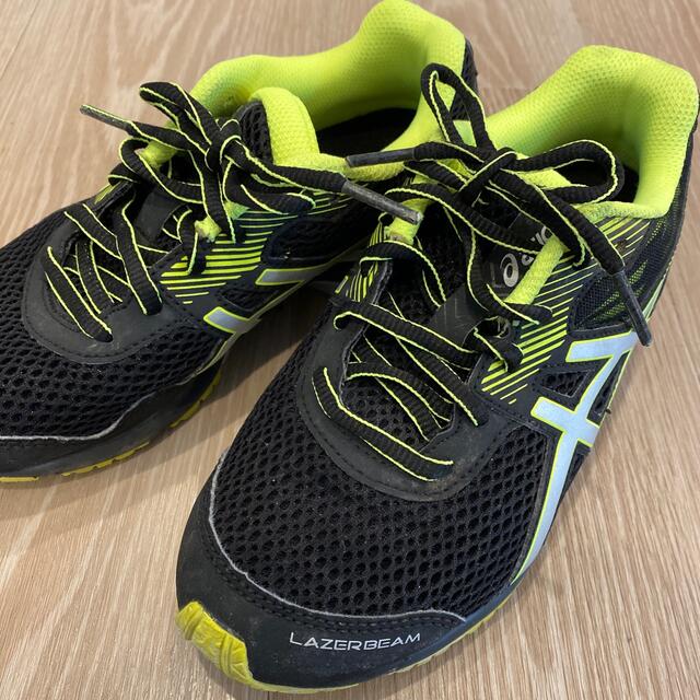 asics(アシックス)の再値下！中古 アシックス キッズ スニーカー 黒 黄色 キッズ/ベビー/マタニティのキッズ靴/シューズ(15cm~)(スニーカー)の商品写真