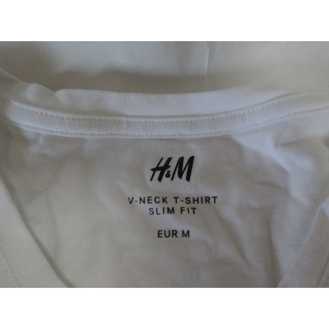 H&M(エイチアンドエム)のH&M Vネック Tシャツ【白】EUR M メンズのトップス(Tシャツ/カットソー(半袖/袖なし))の商品写真