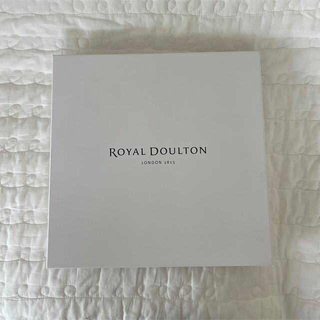 Royal Doulton(ロイヤルドルトン)のROYAL DOULTON フェイブルプレート　ペア インテリア/住まい/日用品のキッチン/食器(食器)の商品写真