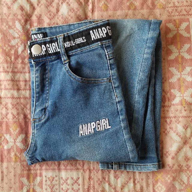 ANAP GiRL(アナップガール)のANAP GiRL デニムパンツ　キッズM キッズ/ベビー/マタニティのキッズ服女の子用(90cm~)(パンツ/スパッツ)の商品写真