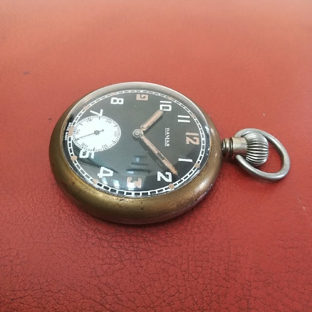 DAMAS    ミリタリー　　懐中時計　１９４０年代
