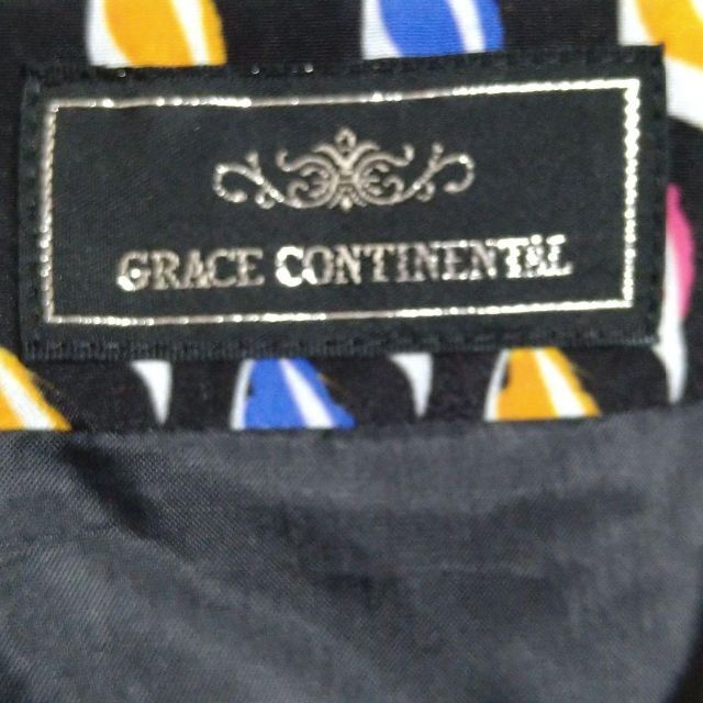 GRACE CONTINENTAL(グレースコンチネンタル)の定価36300円 グレースコンチネンタル ワンピース リーフ ブラック 36 M レディースのワンピース(ひざ丈ワンピース)の商品写真