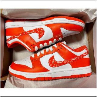 ナイキ(NIKE)のNike WMNS Dunk Low ESS "Orange Paisley"(スニーカー)