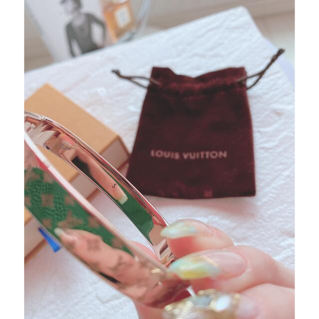 LOUIS VUITTON(ルイヴィトン)の極美品！　ヴィトン  ブレスレット　バングル　PG ロゴマニア レディースのアクセサリー(ブレスレット/バングル)の商品写真