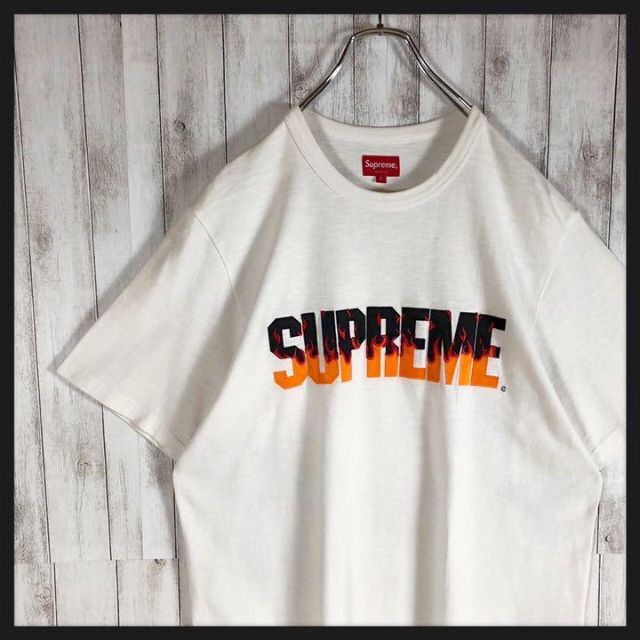 国内最安値 Supreme - Supreme ファイヤーパターン センター刺繍ロゴ T