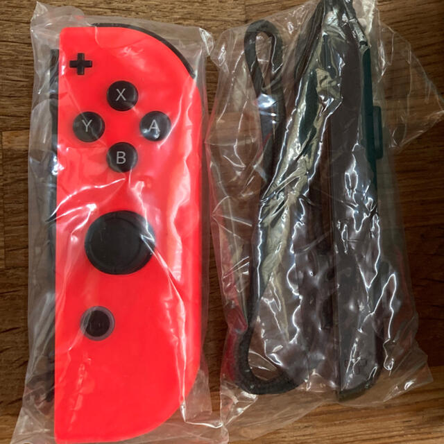 Nintendo Switch(ニンテンドースイッチ)のJoy-Con（R）ネオンレッド　不具合あり　ジョイコン　 エンタメ/ホビーのゲームソフト/ゲーム機本体(家庭用ゲーム機本体)の商品写真