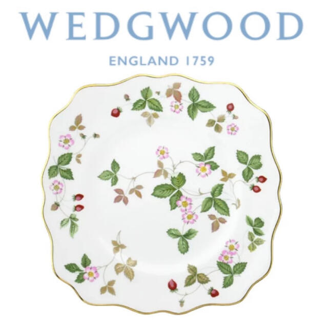 WEDGWOOD(ウェッジウッド)の未使用ウェッジウッドワイルドストロベリースクエアプレート角皿ケーキ皿 インテリア/住まい/日用品のキッチン/食器(食器)の商品写真