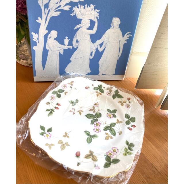 WEDGWOOD - 未使用ウェッジウッドワイルドストロベリースクエア WEDGWOOD - 未使用ウェッジウッドワイルドストロベリースクエア