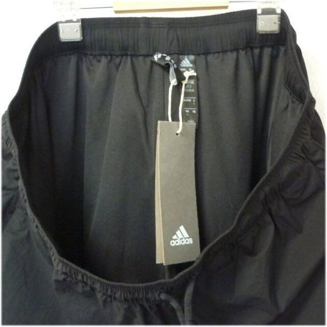 adidas(アディダス)の新品未使用●(O)(XL)アディダス黒ウーヴンハーフパンツ/ポケット3個 メンズのパンツ(ショートパンツ)の商品写真