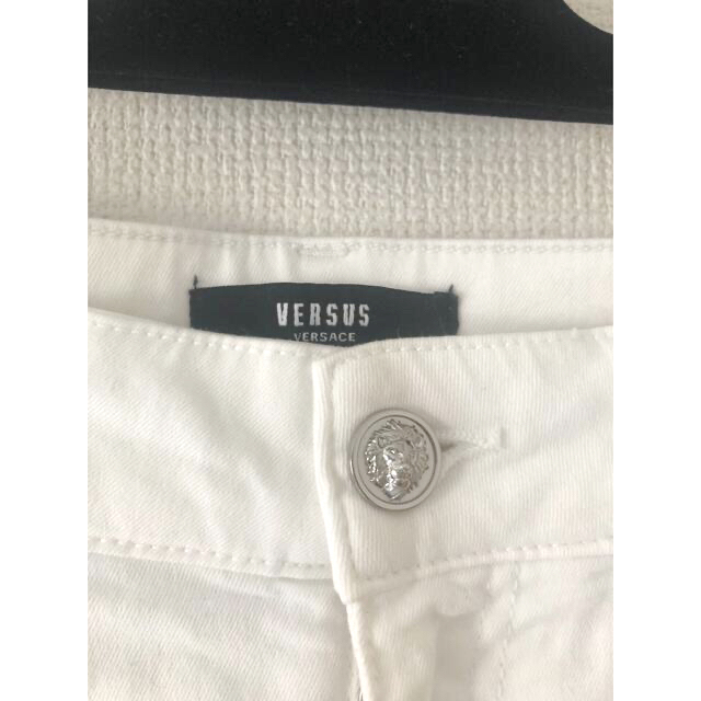 VERSACE(ヴェルサーチ)のVERSACE VERSUS★ショートパンツ レディースのパンツ(ショートパンツ)の商品写真