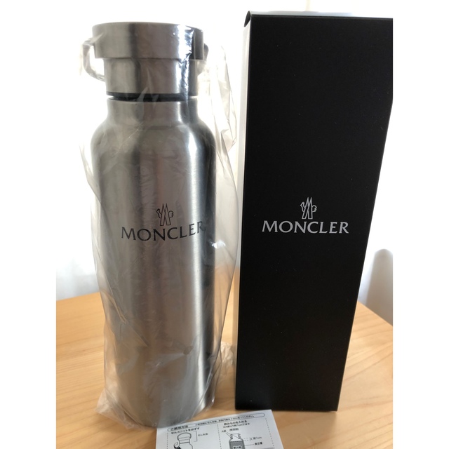 MONCLER(モンクレール)の新品　モンクレール　ステンレス　水筒　非売品 インテリア/住まい/日用品の日用品/生活雑貨/旅行(その他)の商品写真