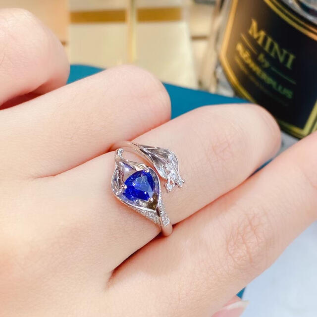 激安直営店 天然 ¥ k18 リング0.65ct ダイヤ ブルーサファイア リング