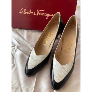 サルヴァトーレフェラガモ(Salvatore Ferragamo)のサルヴァトーレフェラガモ　パンプス(ハイヒール/パンプス)