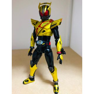 バンダイ(BANDAI)の【カキさん専用】S.H.figuarts 仮面ライダーゴルドドライブ(特撮)