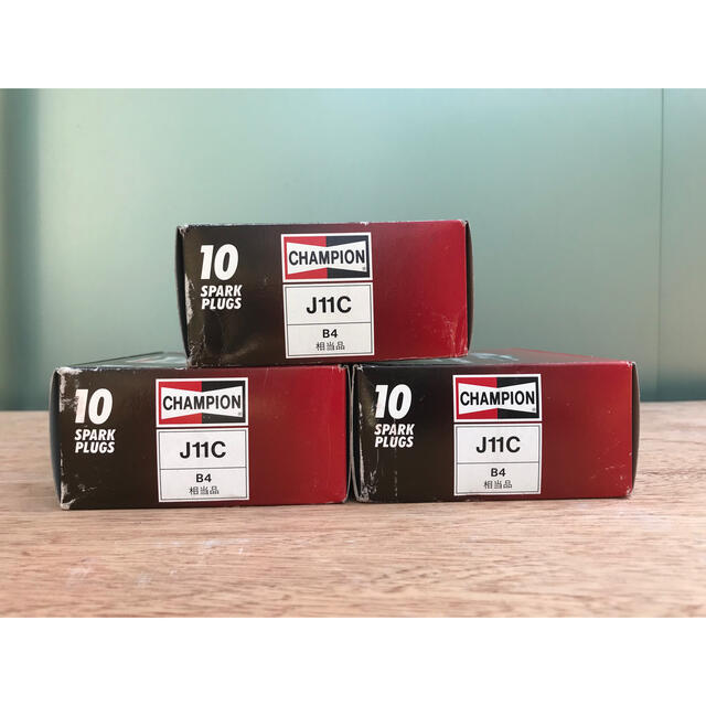 Champion(チャンピオン)のSPARK PLUGS  Ｊ11C B4 相当品　3箱(30本入) 自動車/バイクのバイク(パーツ)の商品写真