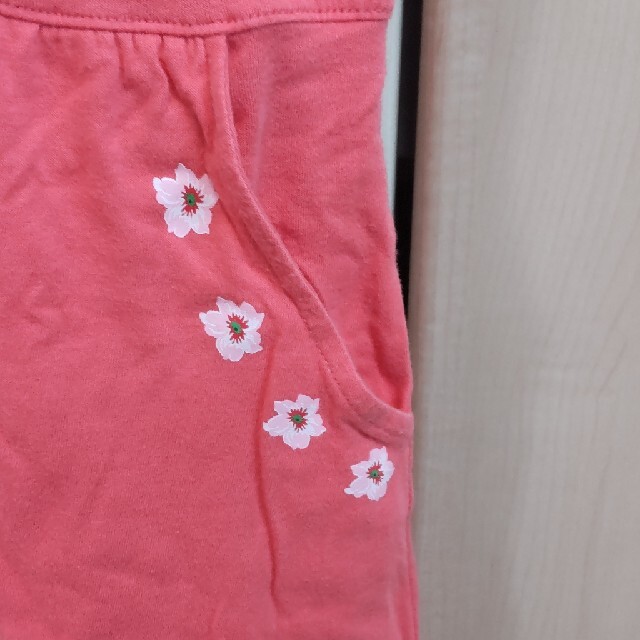 UNIQLO(ユニクロ)の【専用】UNIQLO　130cmワンピース キッズ/ベビー/マタニティのキッズ服女の子用(90cm~)(ワンピース)の商品写真